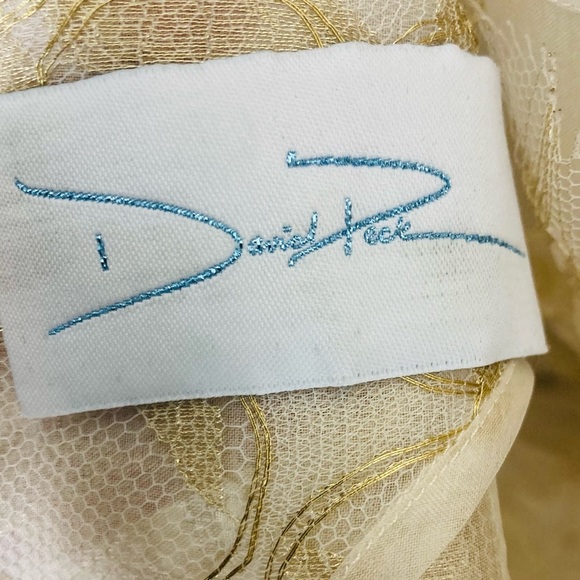 David Peck pale gold silk blend lined lace top. Full tee sleeves. Size XS - Picture 3 of 5